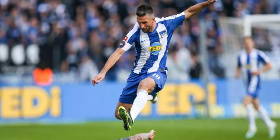 War auf den vorgezogenen Trainingsstart vorbereitet: Vedad Ibisevic. Foto: Andreas Gora/dpa