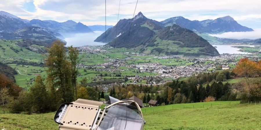 Die abgestürzte Gondel der Rotenfluebahn, die von Rickenbach ob Schwyz auf die Rotenflue in der Mythenregion führt.