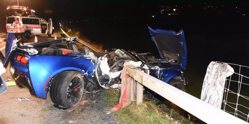 Autounfall Mit Corvette In Zuzwil SG: Beifahrerin Schwer Verletzt