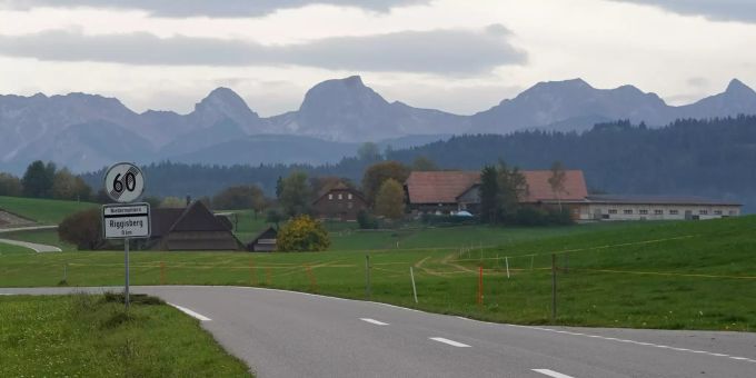 Ortsschild von Zimmerwald. Ortsschild von Zimmerwald.