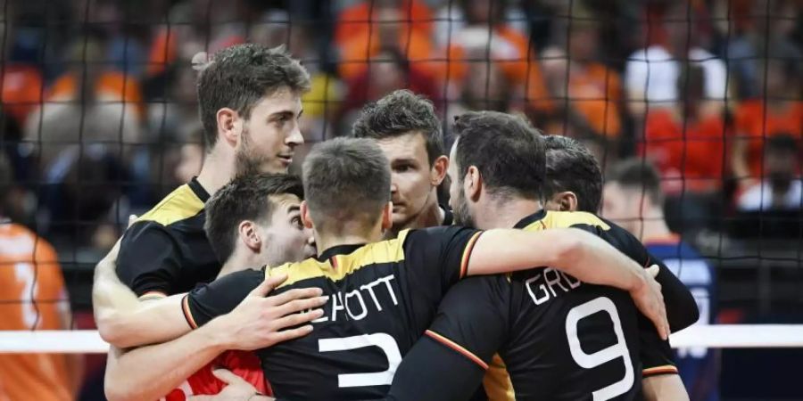 Die deutschen Volleyballer haben noch eine Chance, sich für die Olympischen Spiele in Tokio zu qualifizieren. Foto: Piroschka Van De Wouw/ANP