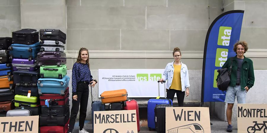 Möglichst klimaneutral reisen: 79 Schweizer Schulklassen nehmen an der Ecotrip Challenge vom Verkehrsclubs-Schweiz teil. Bei diesem Wettbewerb müssen Schulklassen während einem Jahr einen möglichst geringen Treibhausgasausstoss bei ihren Reisen vorweisen, wenn sie gewinnen wollen.