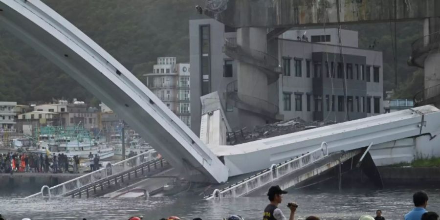 Eingestürzte Brücke