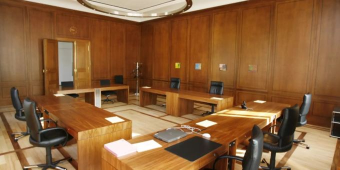 Blick in das Sitzungszimmer des Aargauer Regierungsrates. Sitzungszimmer Aargauer Regierungsrat