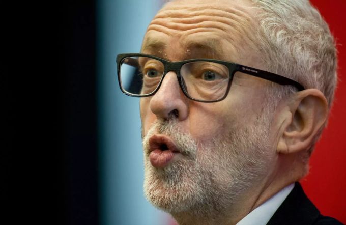 Der politische Widersacher von Boris Johnson: Jeremy Corbyn. jeremy corbyn