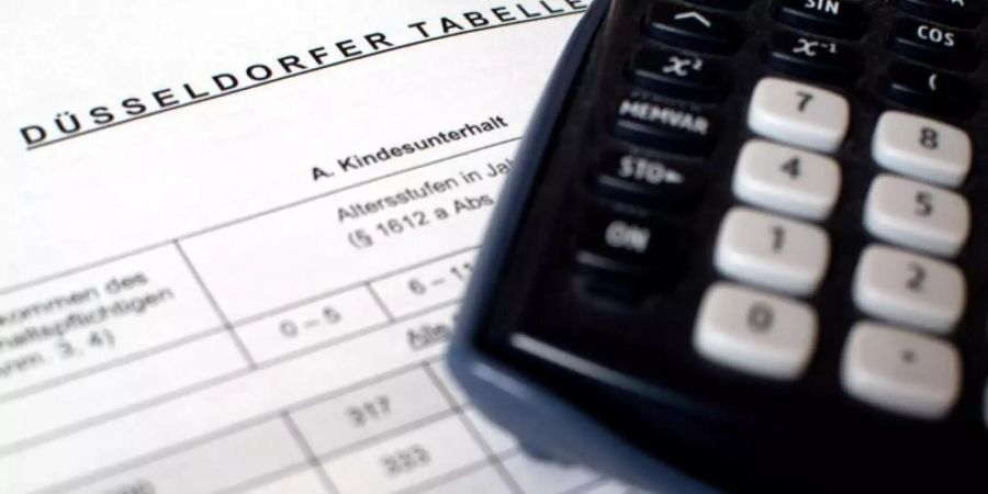 Die «Düsseldorfer Tabelle» dient seit 1962 bundesweit als Richtlinie zur Bemessung des angemessenen Kindesunterhalts. Foto: Henning Kaiser/dpa