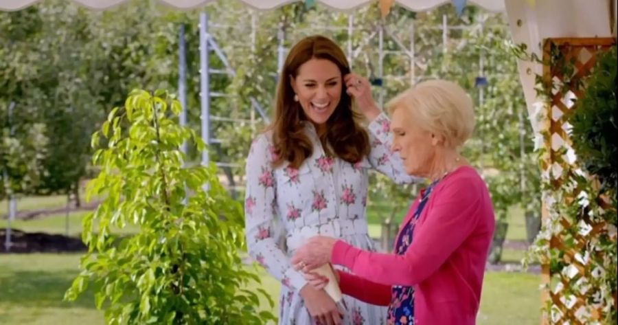 Kate Middleton mit Mary Berry in  der Sendung «A Berry Royal Christmas».