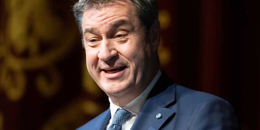 «Es besteht immer die Gefahr, dass bei einer grossen Bewegung ein kleiner Kern beginnt, aggressiver und radikaler zu werden», sagte Bayerns Ministerpräsident Markus Söder den Zeitungen der Funke Mediengruppe (Sonntag) auf die Frage, ob «Klima-RAF» auch seine Wortwahl sei. (Archivbild)
