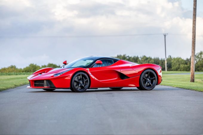 Das erste italienische Hypercar mit Hybridantrieb war der fast 1'000PS starke Ferrari LaFerrari Ferrari LaFerrari