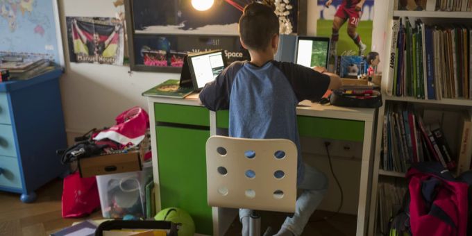 Mehr Corona - Schulen bereiten sich schon wieder auf Fernunterricht vor