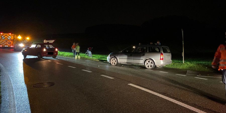 Hölstein BL: Auffahrkollision zwischen zwei Personenwagen