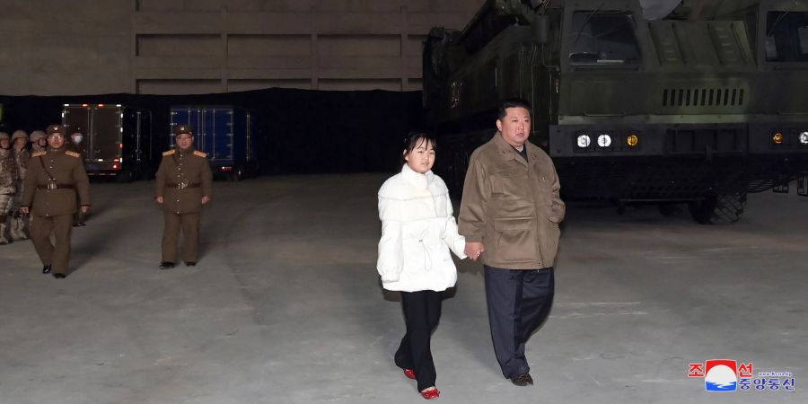 Kim Jong Un mit seiner Tochter.