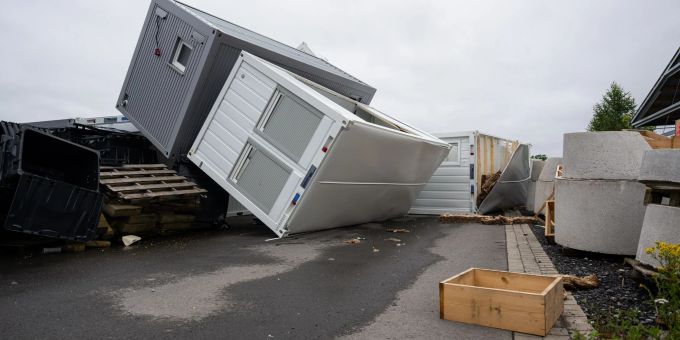 Unwetter - Wetterdienst prüft Tornadoverdacht in Telgte (D)