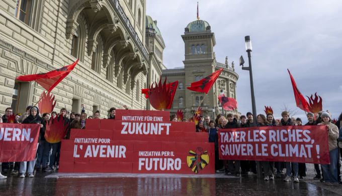 Rund 110'000 Unterschriften kamen für die Initiative zusammen. Initiative Juso Erbschaftssteuer
