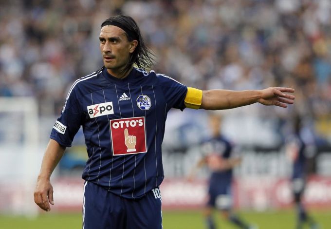 Hakan Yakin als Captain beim FC Luzern. Hakan Yakin