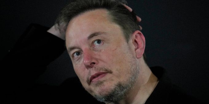 Tesla-Gründer - Elon Musk auf Überraschungsbesuch in Peking