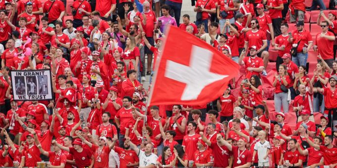 Die Fans der Nati unterstützen das Team an der EM 2024. EM 2024