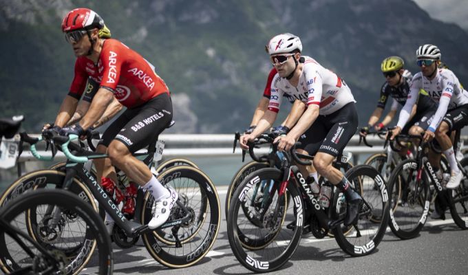 Der Angriff von Marc Hirschi (m.) auf der dritten Etappe der Tour de Suisse bleibt unbelohnt. Tour de Suisse Hirschi