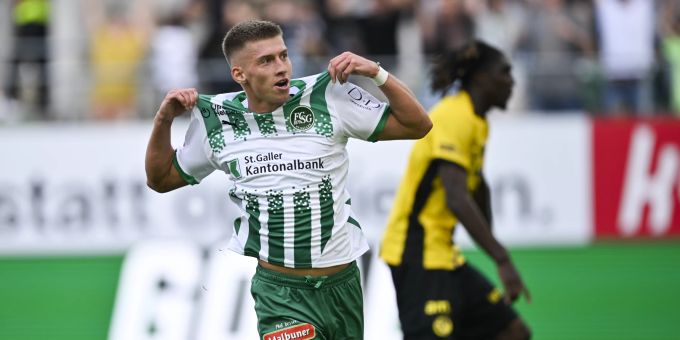 Christian Witzig feiert sein Tor zum 4:0 für den FC St.Gallen gegen YB. FC St.Gallen YB Witzig