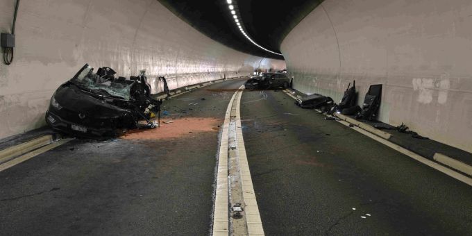 A13 bei Zillis GR - Schwangere Frau bei Unfall mittelschwer verletzt