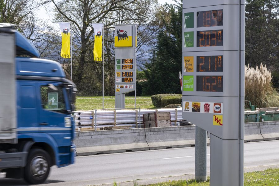«Pro Tankfüllung bezahlen wir 200 Franken mehr als im Januar», sagt SVP-Nationalrat und Transportunternehmer Thomas Knutti.