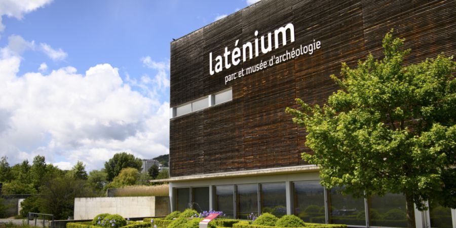 Die auf dem Grund des Neuenburgersees gefundene Schiffsladung aus der Römerzeit wird künftig im Archäologie-Museum Laténium zu sehen sein. (Archivbild)