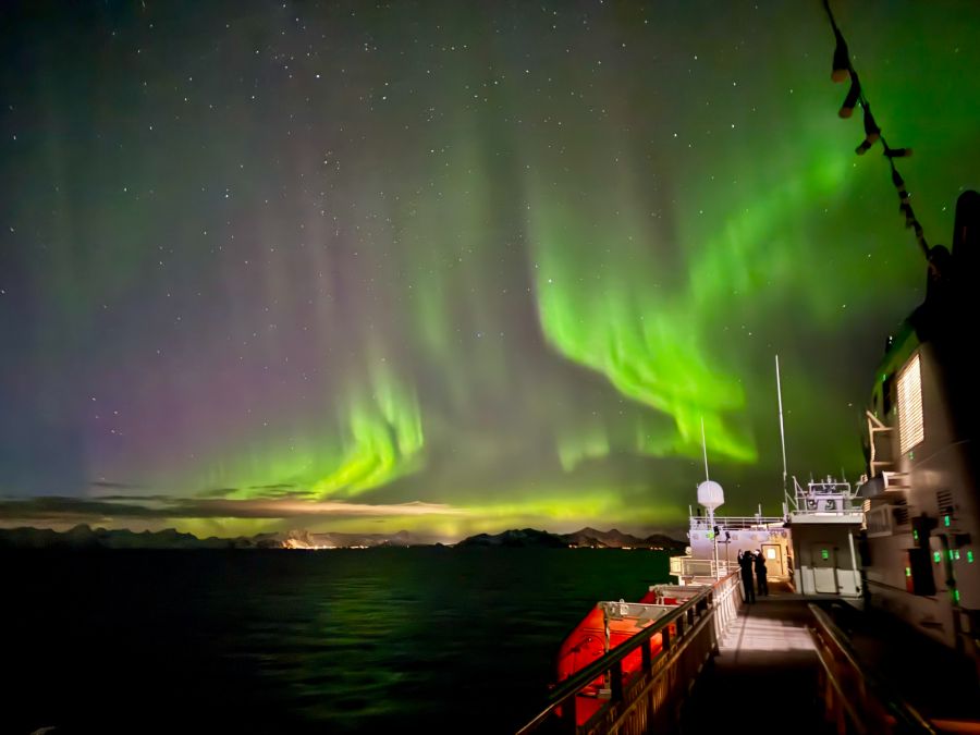 Nordlichter über den Lofoten.