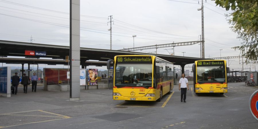 Der Bahnhofplatz in Muttenz BL ist laut der Regierung in schlechtem Zustand und entspricht nicht mehr den gesetzlichen Anforderungen. (Archivbild)