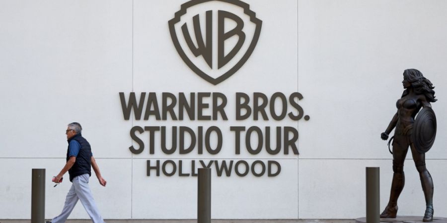 Erst sagte Donald Trump, er werde an der Prüfung des Kaufs von Warner Bros. durch Netflix beteiligt sein - nun habe er sich dagegen entschieden. Den Präsidenten bewegt vor allem die Z...