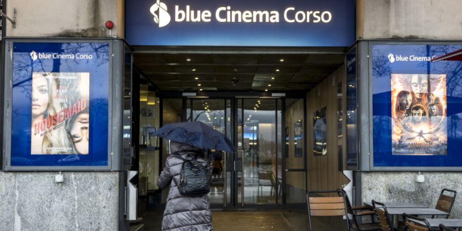 Das Kino Corso in Zürich soll nur noch bis 2029 bestehen. Mitglieder der FDP wehren sich nun rechtlich gegen die Schliessung. (Archivbild)