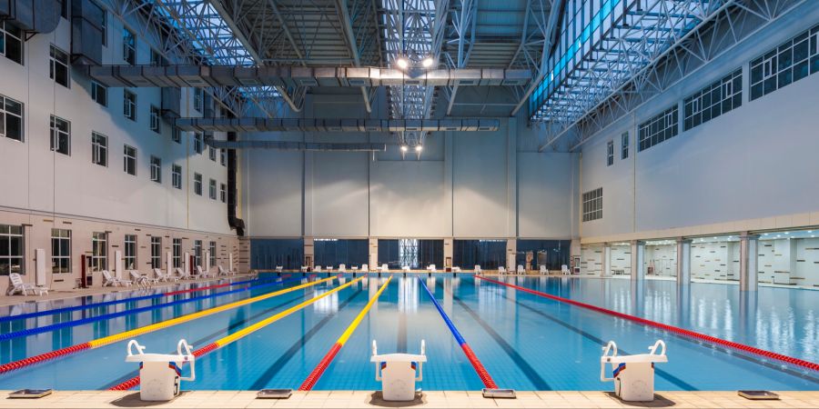 Hallenbad Schwimmbad Neubau Bahnen