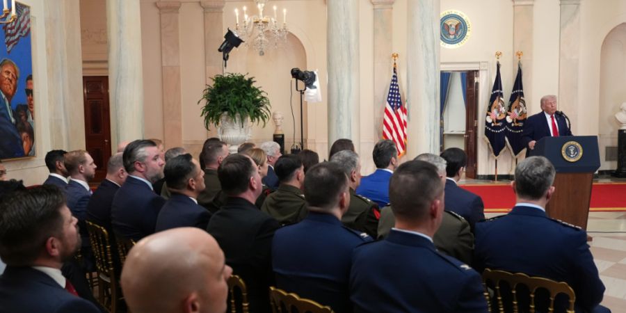 dpatopbilder - US-Präsident Donald Trump spricht über den Iran-Krieg in der Cross Hall des Weißen Hauses  in Washington. Foto: Alex Brandon/AP Pool/AP/dpa