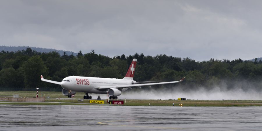 Die Schweizer Fluggesellschaft Swiss hat angesichts des in den USA erwarteten Wintersturms mehrere Flüge vorsorglich gestrichen. (Archivbild)