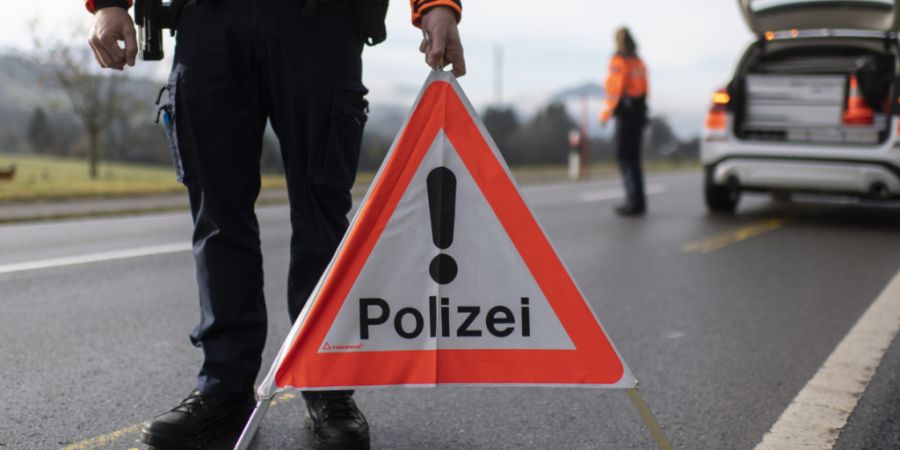 Die Kantonspolizei Appenzell Ausserrhoden musste gleich bei zwei Unfällen die Verursacher ermitteln. (Symbolbild)