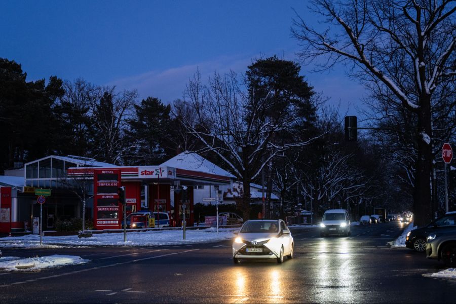 In mehreren Stadtteilen im Südwesten der Stadt fielen Strom und Heizung aus, zeitweise waren rund 45'000 Haushalte betroffen.