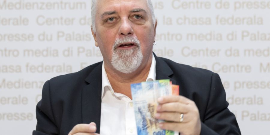 Richard Koller, Initiator der Volksinitiative «Bargeld ist Freiheit», beim Kampagnenstart für die Abstimmung am 8. März an einer Medienkonferenz in Bern.