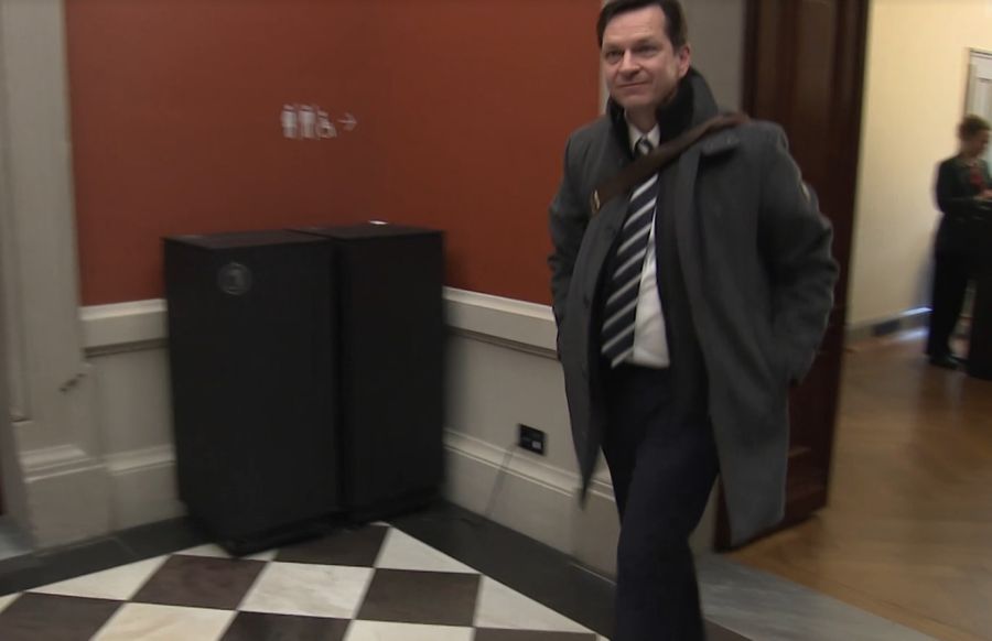 Jérôme Cosandey, Leiter der Direktion für Arbeit beim Staatssekretariat für Wirtschaft Seco am Dienstag auf dem Weg zur Anhörung im Bundeshaus.