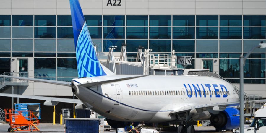 United Airlines stellte sich auf einen Höhenflug in diesem Jahr ein. Doch der Iran-Krieg bremst mit hohen Treibstoff-Preisen die Entwicklung. (Archivbild)