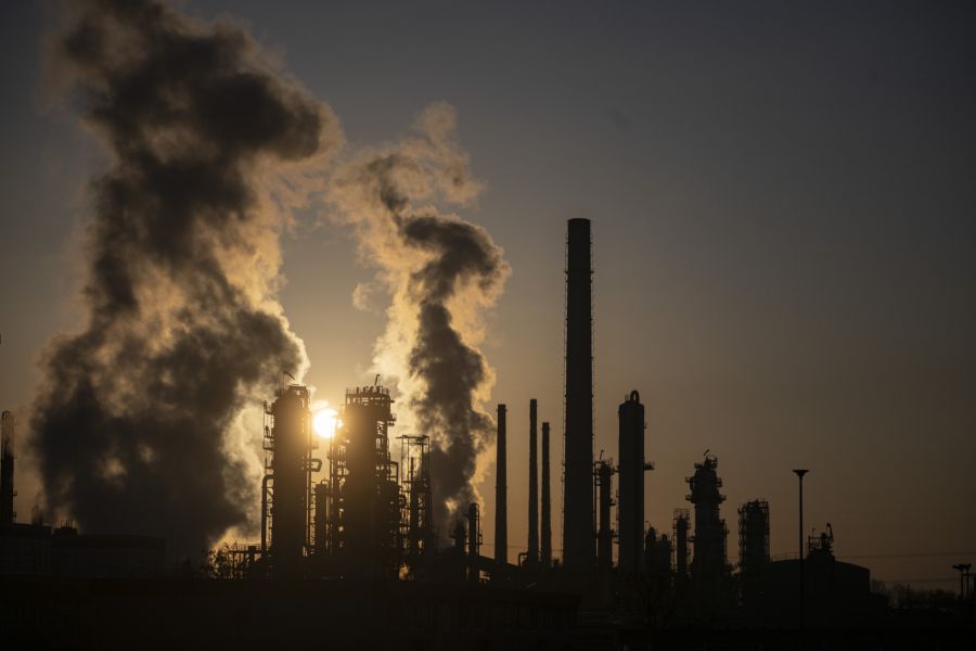 Zu Wochenbeginn schießt Brent-Öl auf fast 120 Dollar pro Fass – das war der höchste Stand seit Sommer 2022.