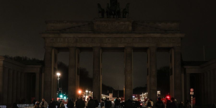 Das Brandenburger Tor in der deutschen Hauptstadt Berlin stand für die «Earth Hour» im Dunkeln.