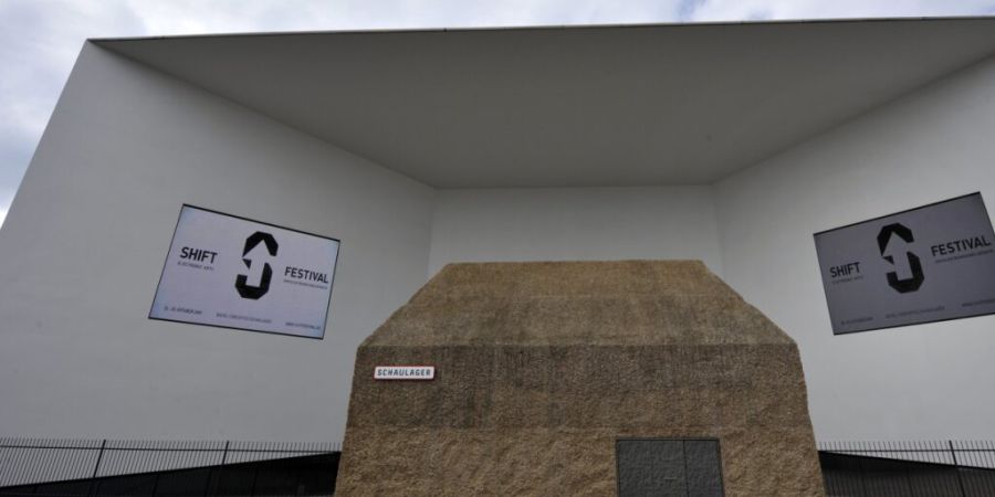 Im Schaulager in Münchenstein BL könnten in Zukunft 21 Werke der Surrealistin Meret Oppenheim ausgestellt werden. Ihre Besitzer haben sie der Emanuel Hoffmann-Stiftung vermacht. (Arch...