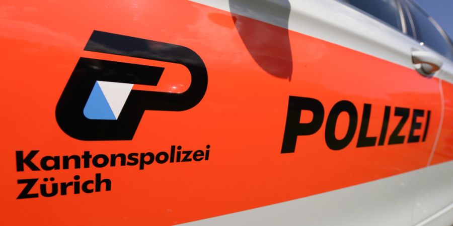 In Meilen ZH ist ein Mann mit einer Stichwaffe schwer verletzt worden. Eine der Tat verdächtigte Frau wurde festgenommen. (Symbolbild)