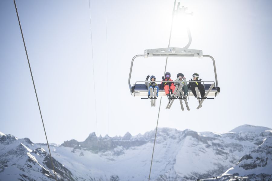 Das sonnige Wetter lockte zahlreiche Schneesportler in die Berge.