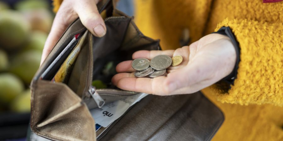 2024 verdiente die Hälfte der Thurgauerinnen und Thurgauer 6428 Franken pro Monat.