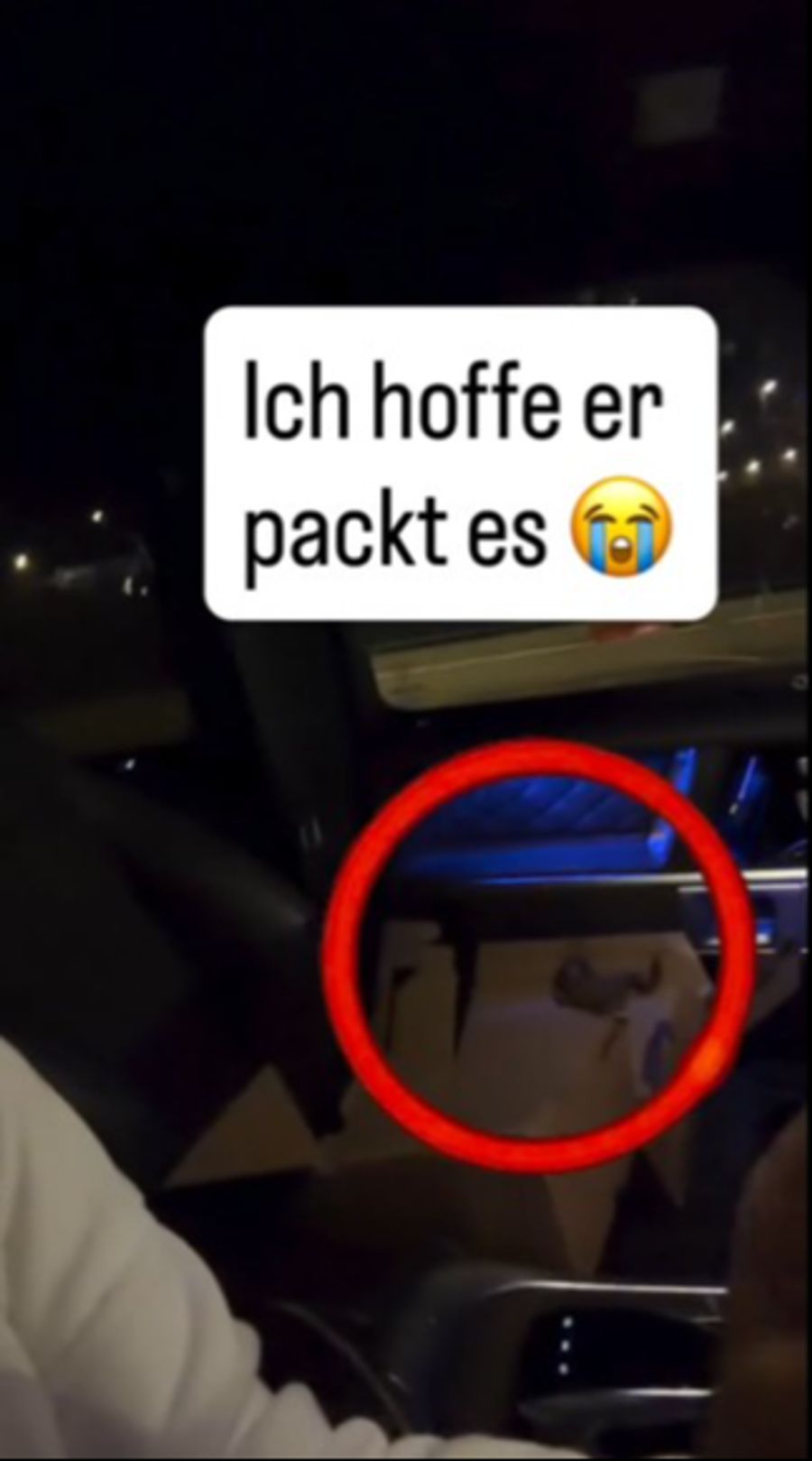 «Ich hoffe, er packts», schrieb Burdecki in ihrer Story – der Frosch lag während der nächtlichen Fahrt auf dem Beifahrersitz.