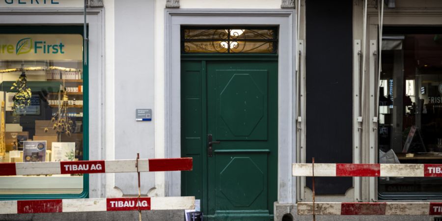 Im Niederdorf wurden zwei als diskriminierend empfundene Inschriften an Häusern abgedeckt. Das soll in Zürich trotz neuer Erinnerungskultur ein Einzelfall bleiben. (Archivbild)