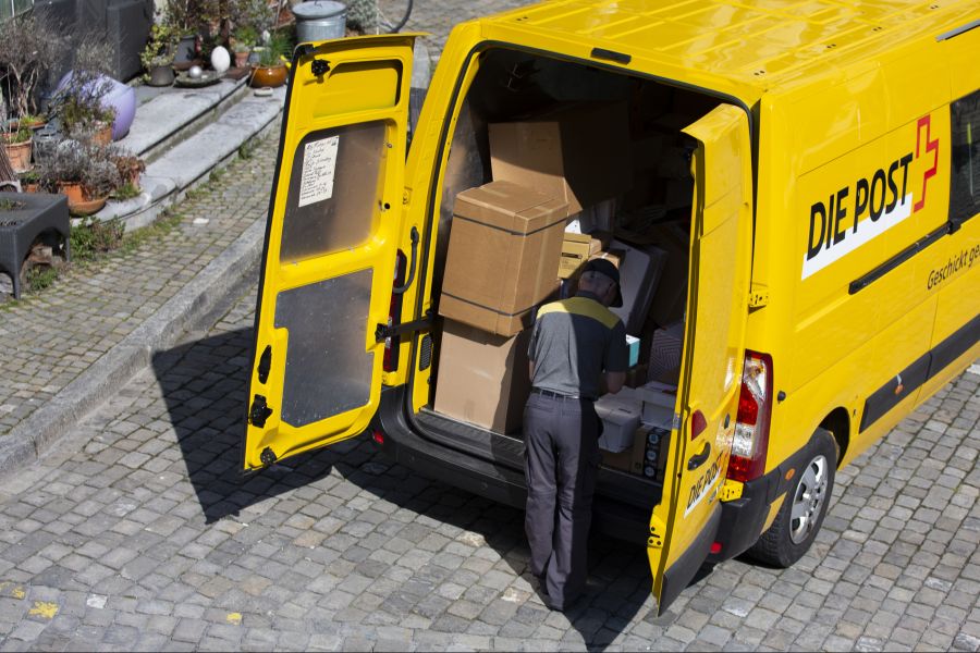 Durch die Päckli-Abfang-Aktionen verlieren die Postboten Zeit.