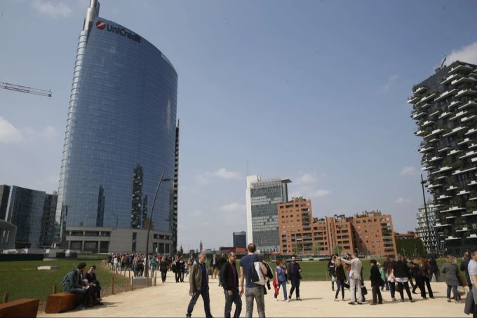 UniCredit konnte sich 21 Prozent der Commerzbank-Anteile sichern. UniCredit vs. Commerzbank