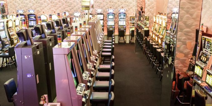 Das Grand Casino Baden befindet sich im denkmalgeschützten Kursaalgebäude. Grand Casino Baden