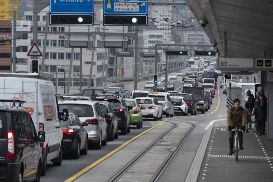 Damit gebe es Anreize, vermehrt das Auto zu nehmen.